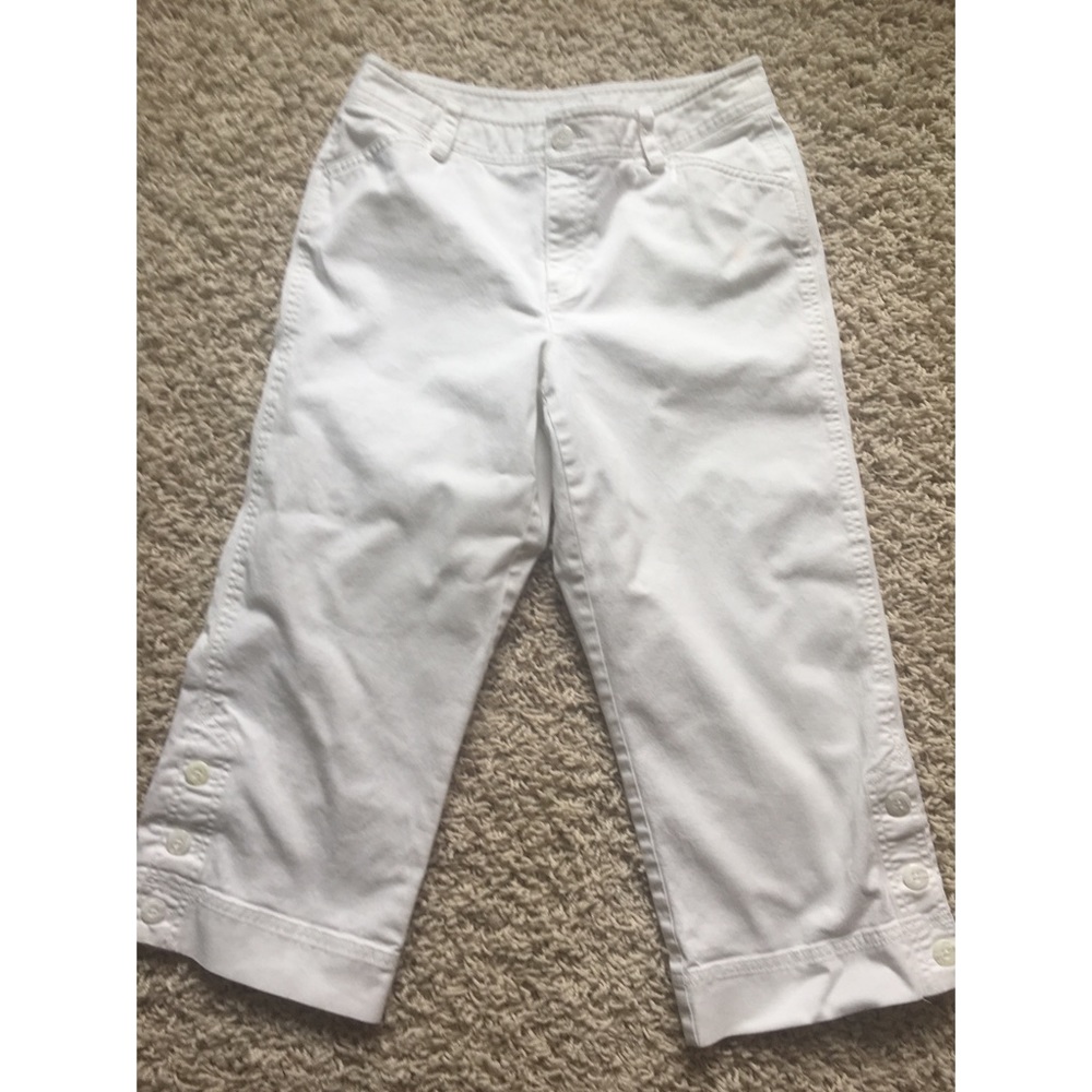 White Capri pants